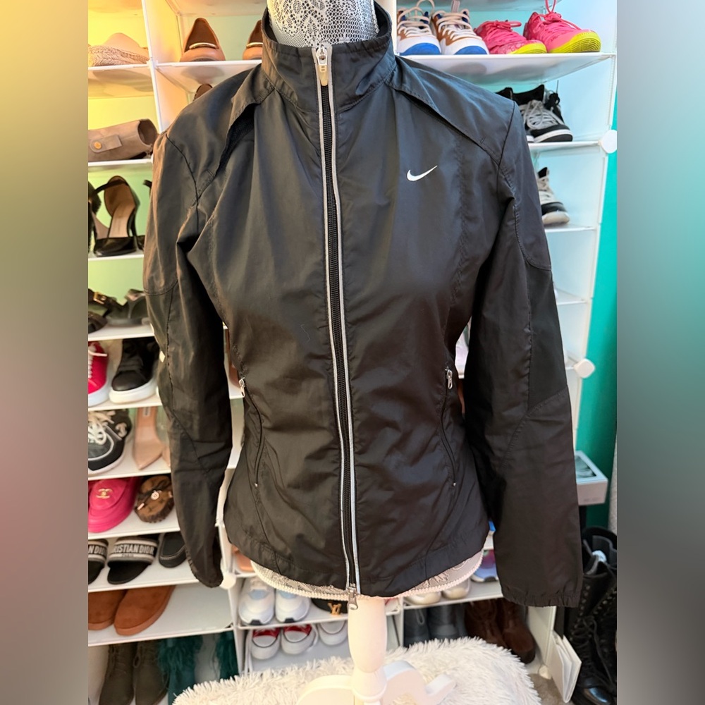 Nike women's track jacket Small like new